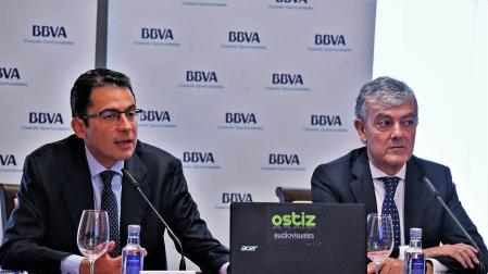Miguel Cardoso, economista jefe para España de BBVA Research, y Carlos Gorría, director de la Territorial Norte de BBVA.