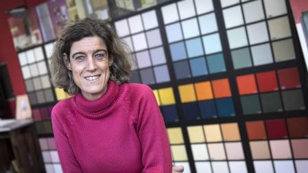 Laura Arzoz: “Soy un todoterreno, igual me pongo a negociar que a cargar bidones en un camión”