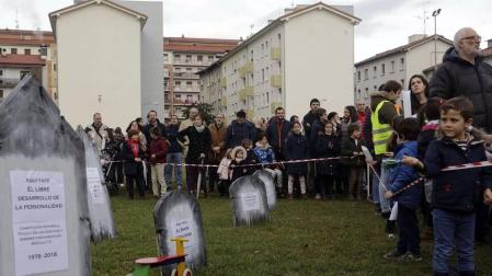 Unas 5.000 personas según los convocantes y 1.500 según la Delegación del Gobierno se han congregado en el parque de la Insumisión para mostrar su descontento con el programa educativo impulsado por el Gobierno foral.