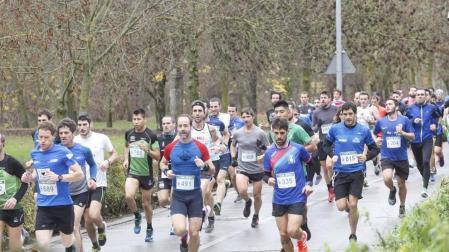 Imágenes de la XVII edición del Cross Popular de la Txantrea con más de 1000 participantes