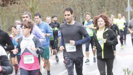 Imágenes de la XVII edición del Cross Popular de la Txantrea con más de 1000 participantes