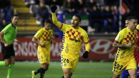 El pinchazo del Alcorcón lo aprovecha un Dépor que hunde al Zaragoza