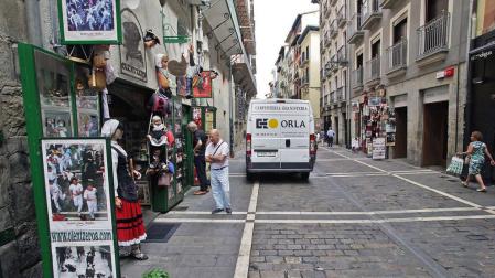 Detenido por pegar patadas y enfrentarse a transeúntes en la Estafeta