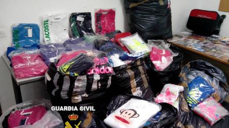 Bajan las incautaciones de artículos falsos y detenciones en Navarra