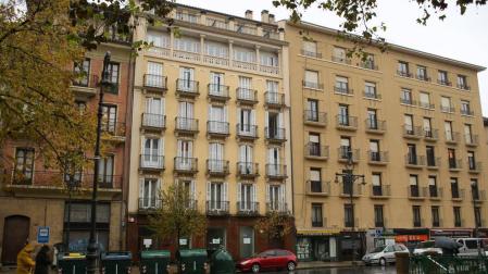 La oposición no quiere oficinas en las viviendas comunitarias de Sarasate