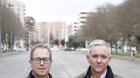 Sergio Parra y Pedro Sarasibar, este martes en el parque de Antoniutti.