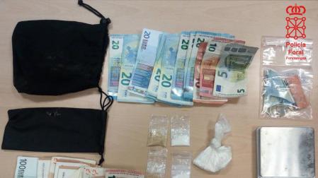 Tres detenidos en Tafalla al pillarles trapicheando con drogas cerca de un restaurante