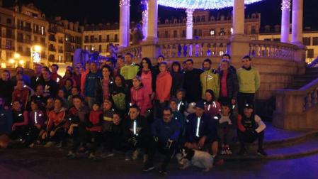 Un centenar de personas corre en Pamplona por Laura Luelmo