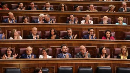 El Congreso avala el decreto para exhumar a Franco con la abstención de PP y Cs