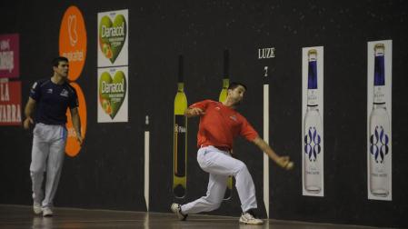 Larunbe no tuvo su mejor noche en el frontón de Lekeitio.