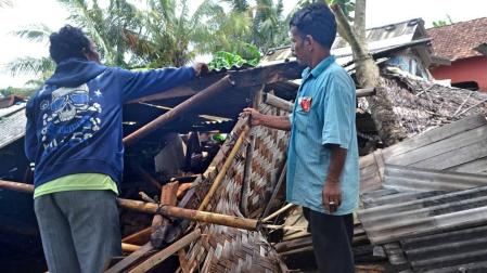 Al menos 168 personas murieron este domingo, 23 de diciembre, tras un tsunami mortal en Indonesia.