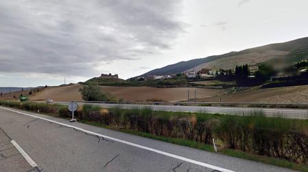 Dos heridos tras chocar un camión y un vehículo militar en Tiebas