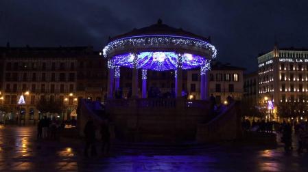 La Navidad enciende sus luces en Pamplona