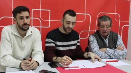 Ibai Crespo, en la directiva del PSN; y los ediles Jorge Crespo e Ignacio Sanz de Galdeano.