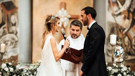 El zaguero del Atlético Madrid Diego Godín se casará con Sofía Herrera en Uruguay por la iglesia, con alguno de sus compañeros del equipo rojiblanco y de la selección uruguaya entre los invitados.
