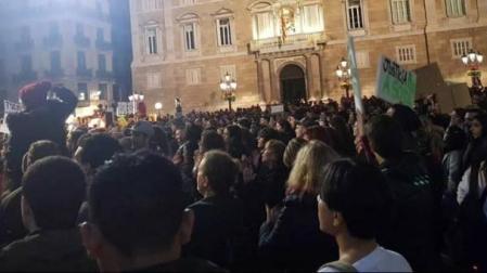 Protesta para pedir justicia por la perra abatida por la Guardia Urbana en Barcelona