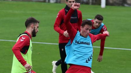 Osasuna se mide en Tajonar al Alavés, la revelación de Primera