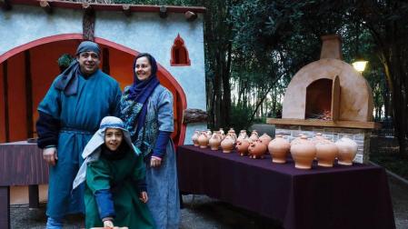 El parque municipal del Castillo de Cortes acogió este domingo una nueva edición del Belén Viviente, después de que el año pasado se tuviera que cancelar por falta de voluntarios para el montaje.
