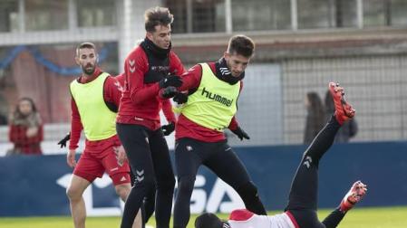 Osasuna se ejercita en el gimnasio y en el terreno de juego
