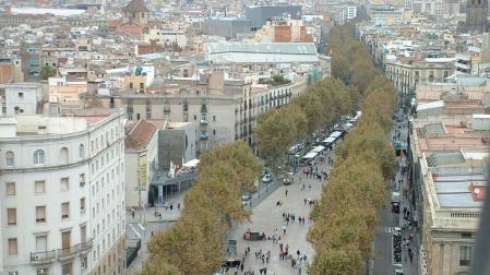 Una furgoneta atropella a varias personas en las Ramblas de Barcelona