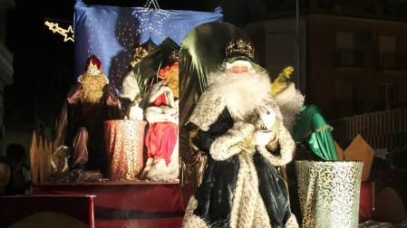 Los Reyes Magos llenaron de ilusión las calles de Navarra