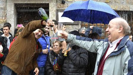 El número 22.654, un primer premio de 'El Niño' muy repartido