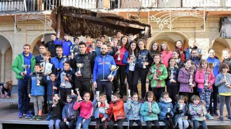 El XXXIX Cross de Reyes de Peralta ha congregado a 370 participantes y ha reunido cerca de 400 kilos de alimentos para el Sáhara.