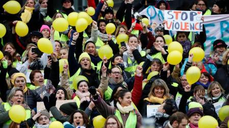 Las mujeres, en Francia, también se ponen los chalecos amarillos