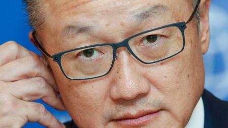 Dimite el presidente del Banco Mundial, Jim Yong Kim