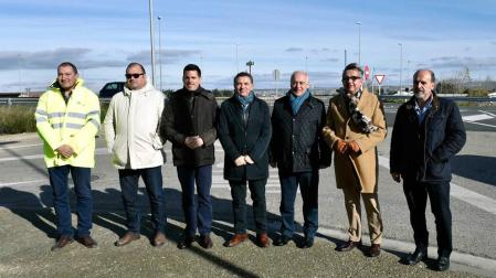 Visita del Gobierno de La Rioja en la carretera LR-134 entre Calahorra y San Adrián.