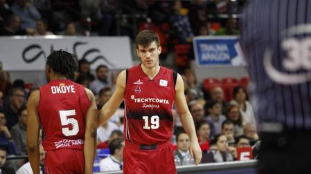 El navarro Ander Urdiain, dorsal 19, se estrenó en ACB con el Tecnyconta Zaragoza.
