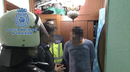 Ocho detenidos en Almería de una red que introducía inmigrantes en patera