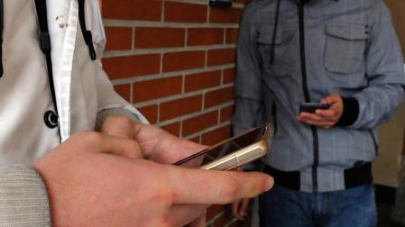 Los tres acusados contactaban con los menores a través de páginas de contactos de Internet.