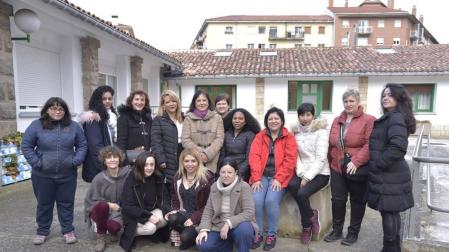 Quince desempleados se forman en Pamplona en el sector de cuidados a personas