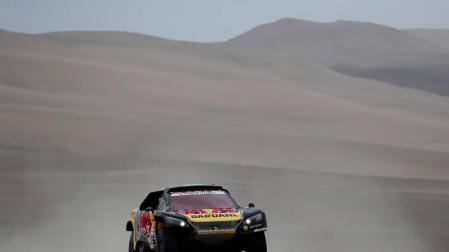Al-Attiyah roza el triunfo en coches y Loeb se adjudica la octava etapa del Dakar