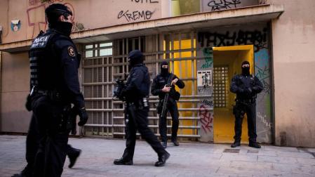 Los Mossos d'Esquadra llevan a cabo una operación contra el terrorismo yihadista enBarcelona e Igualada.