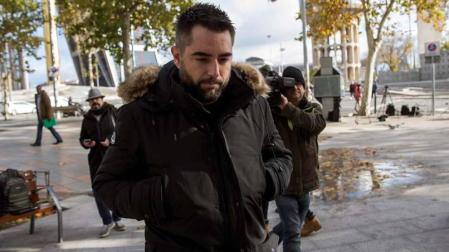 Dani Mateo se niega a declarar ante el juez por sonarse la nariz con la bandera