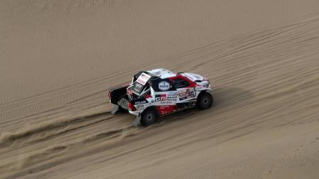 Al-Attiyah, virtual ganador en coches; Price, Quintanilla y Walkner se la juegan en motos
