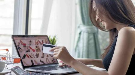 La fiebre por los zapatos llega a las tiendas online