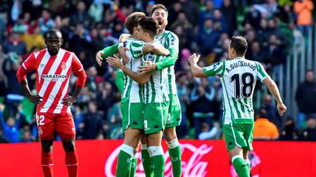 El Betis remonta ante el Girona con un gol de penalti de Canales en el descuento