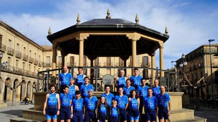 El Club Triatlón Zona Media echa  a andar con veintiséis deportistas