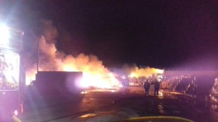 San Adrián, Lodosa y Azagra, en alerta por la nube tóxica de un incendio en Pradejón