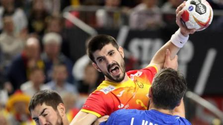 Gurbindo: "Aún nos jugamos mucho. Son 60 minutos y hay que darlo todo"