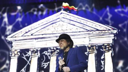 Sabina baja el telón por dos años ante su público cómplice