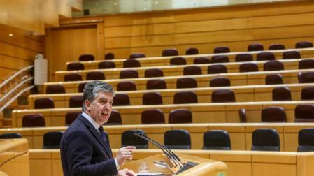 El Senado transforma el pleno de Pedro Sánchez en una reprobación a Cosidó