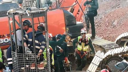 Los mineros inician sus trabajos para rescatar a Julen en Totalán (Málaga)