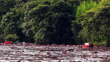 Ya son 9 los muertos y 300 los desaparecidos por la rotura de presa en Brasil