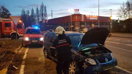 Un herido leve en un accidente de tráfico en el polígono de Cordovilla