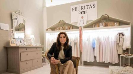 Vestidos de comunión en un loft industrial