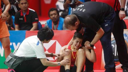 Carolina Marín se retira de la final de Indonesia por una lesión de rodilla